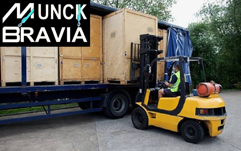 Munck Bravia solução ideal para transporte, içamento e elevação de cargas pesadas.